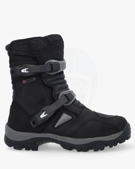 Forma Adventure Low Black 101