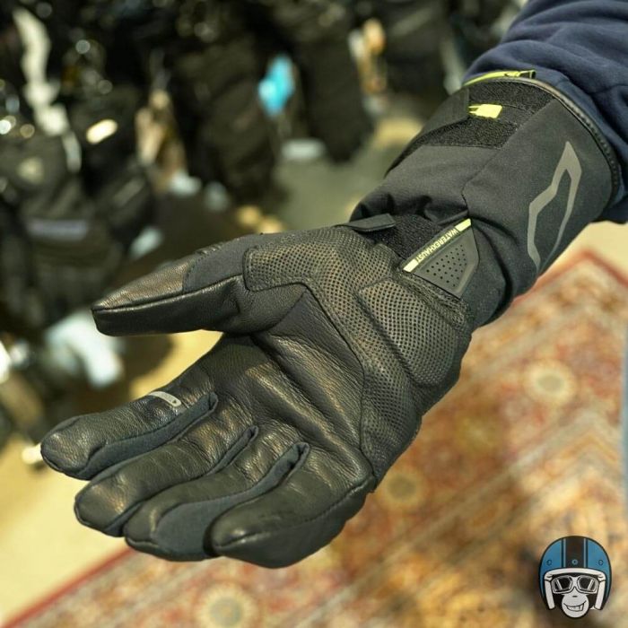 Macna Ion Black 101 - Worldwide Shipping!